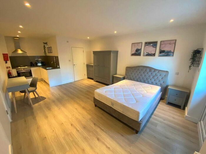 Studio To Rent In Headstone Road, Harrow, HA1