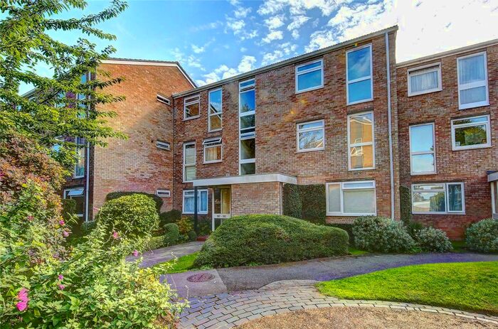 1 Bedroom Flat To Rent In Harrowdene Gardens, Teddington, Middlesex, TW11