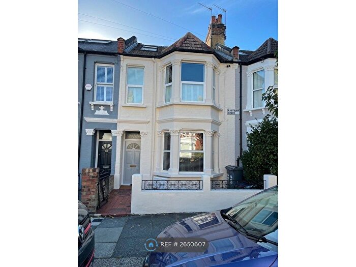 2 Bedroom Flat To Rent In Eastbury Grove, Chiswick, W4