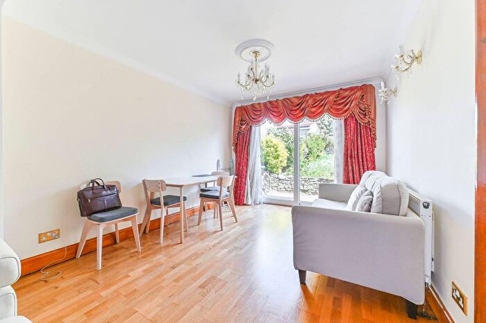 3 Bedroom End Of Terrace House To Rent In Dunster Avenue, Morden Park, Morden, SM4