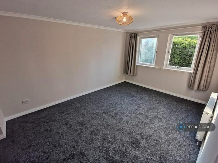 2 Bedroom Flat To Rent In Boat Green, Edinburgh, EH3