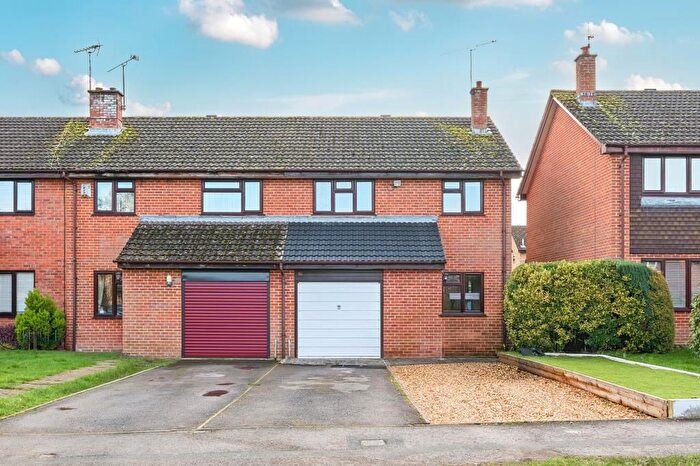 3 Bedroom End Terrace House For Sale In Tilehurst, Berkshire, RG31