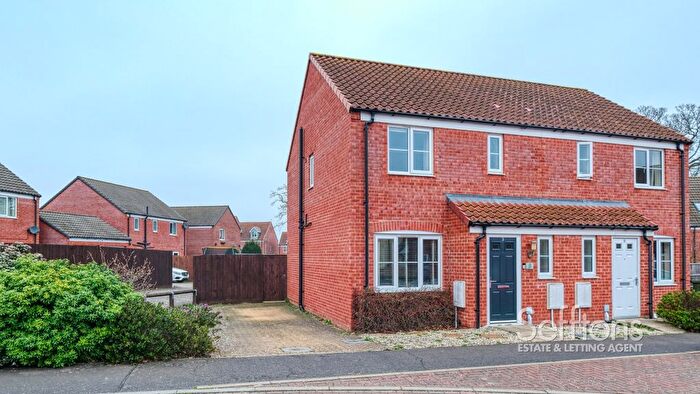 3 Bedroom Semi Detached House For Sale In Avocet Rise, Sprowston, Norwich, Norfolk, NR7
