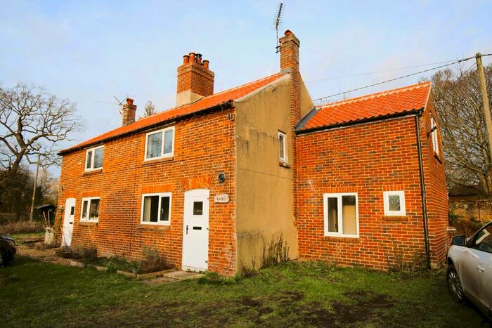 3 Bedroom Semi-Detached House To Rent In Easton Road, Marlingford, Norwich, NR9