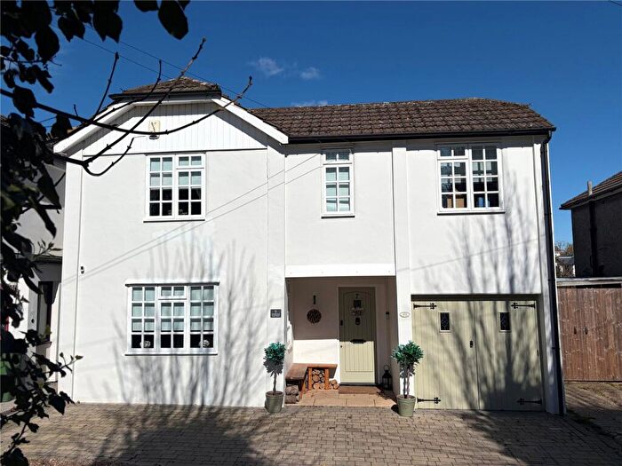 4 Bedroom Detached House For Sale In Paddock Road, Bexleyheath, Kent, DA6