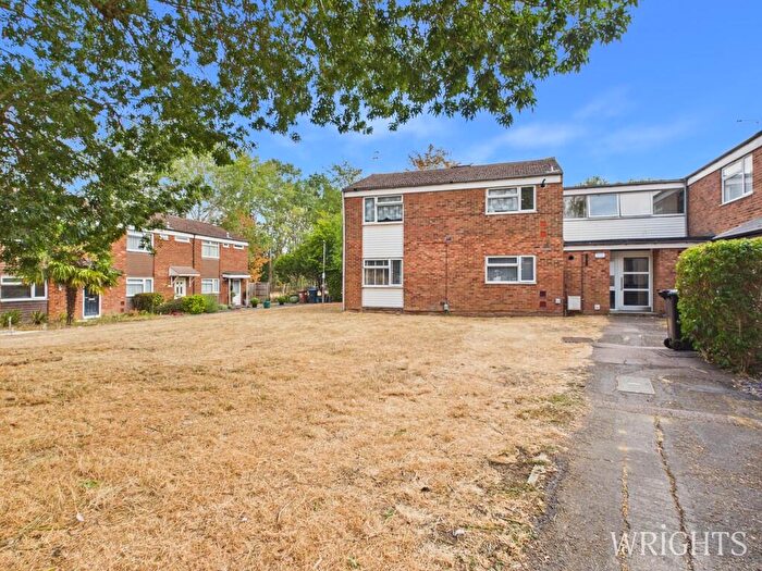 2 Bedroom Flat To Rent In Millwards, Hatfield, AL10
