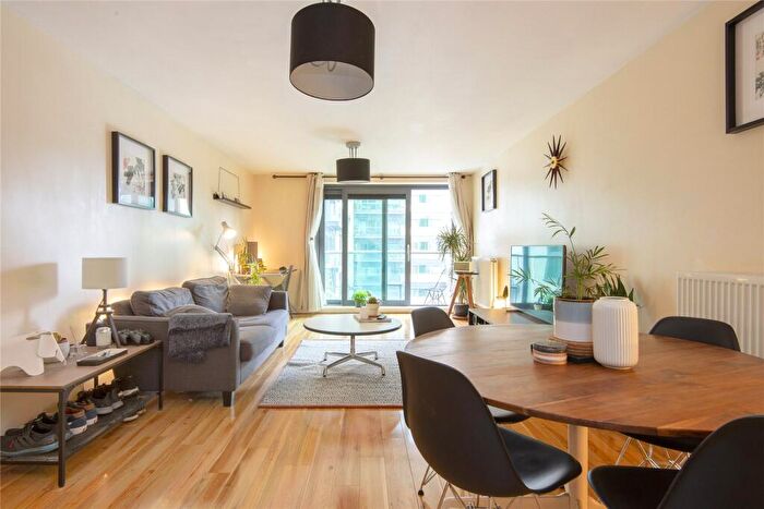 2 Bedroom Flat To Rent In Millharbour, Millwall, E14