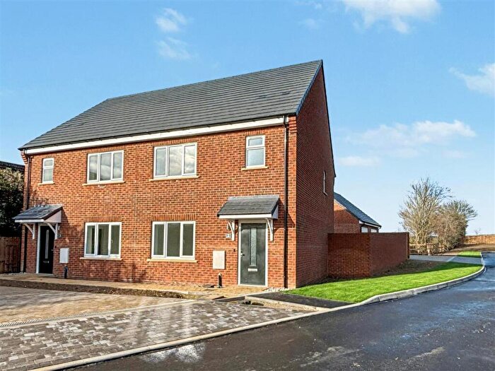 3 Bedroom Semi-Detached House For Sale In Roxton Road, Great Barford, MK44