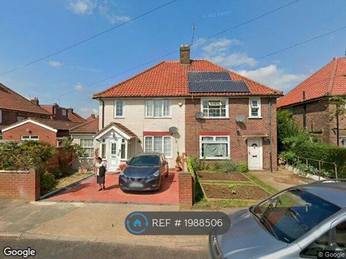 3 Bedroom Semi-Detached House To Rent In Showers Way, Hayes, UB3