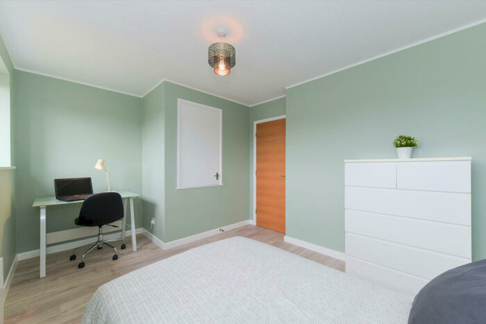 2 Bedroom End Of Terrace House To Rent In Heron Drive, Lenton, Nottingham, NG7