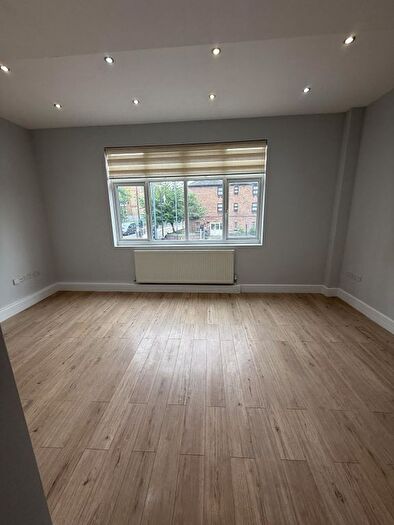 2 Bedroom Flat To Rent In London, N15