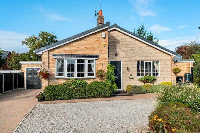 4 Bedroom Detached Bungalow For Sale In Beech Grove, Camblesforth, Selby, YO8