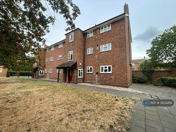 1 Bedroom Flat To Rent In Galey Green, South Ockendon, RM15