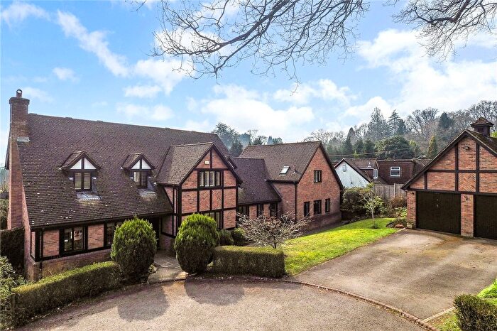 6 Bedroom Detached House For Sale In Parsonage Close, Petersfield, Hampshire, GU32
