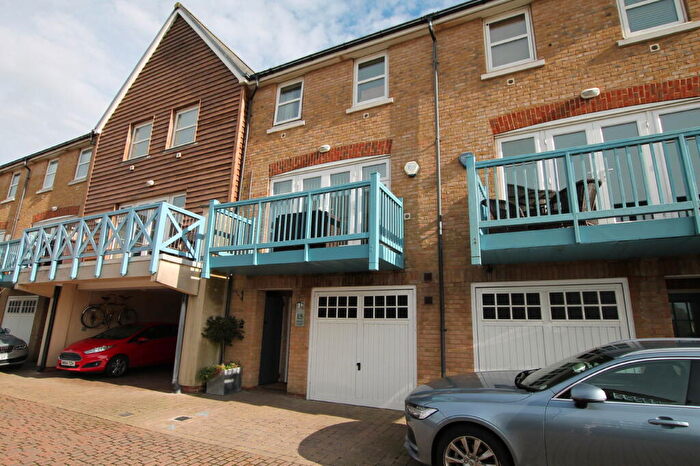 4 Bedroom Terraced House For Sale In Broad Reach, Shoreham By Sea, BN43