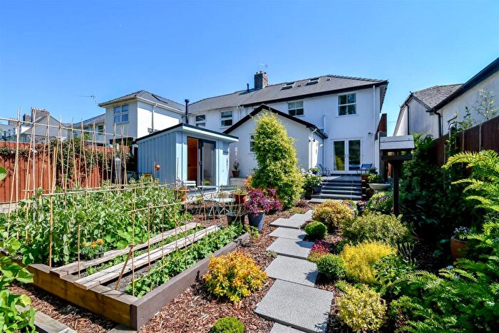 3 Bedroom Semi-Detached House For Sale In Westward Rise, Barry, CF62