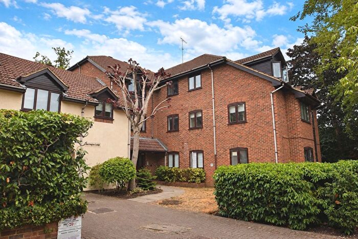 2 Bedroom Flat For Sale In Princes Road, Weybridge, KT13