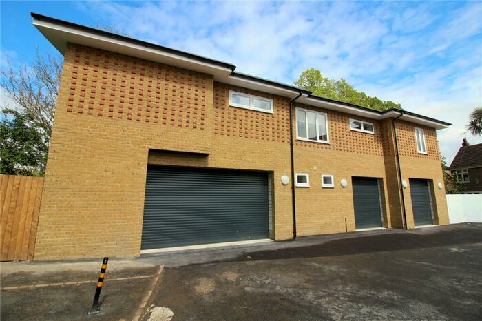 2 Bedroom Flat To Rent In Grange Road, Gravesend, DA11