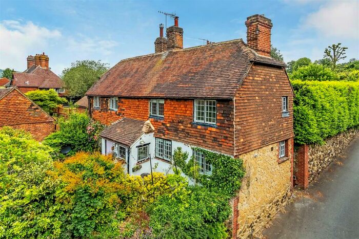 3 Bedroom Detached House For Sale In High Street, Limpsfield Village, RH8