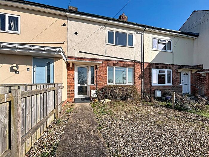 3 Bedroom Terraced House For Sale In Arnold Lane West, Arnold, Hull, HU11