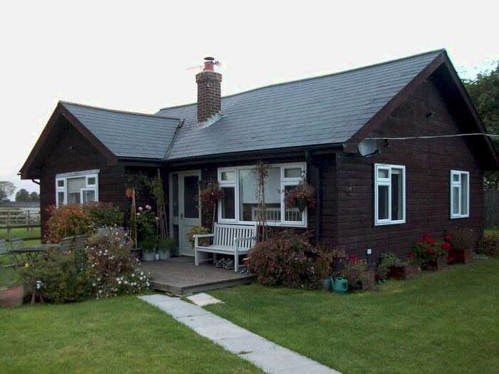 3 Bedroom Detached Bungalow To Rent In Aston Stud, Aston Rowant, OX49