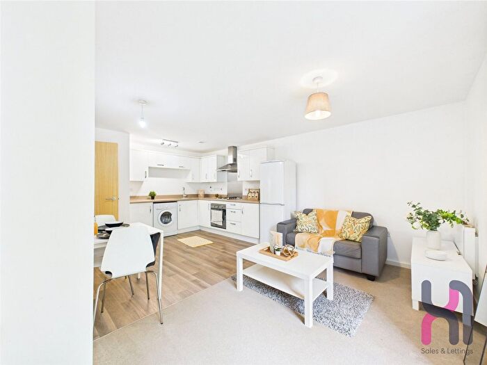 2 Bedroom Flat To Rent In Endeavour House, B Elmira Way, M5