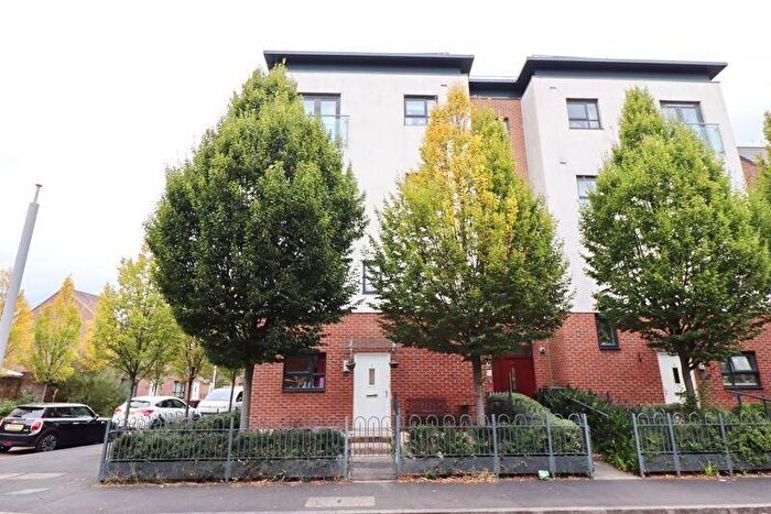 3 Bedroom Duplex To Rent In Lord Street, Salford, M7