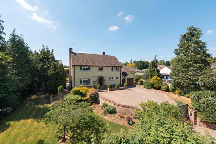 4 Bedroom Detached House For Sale In Heath Road, Leighton Buzzard, LU7