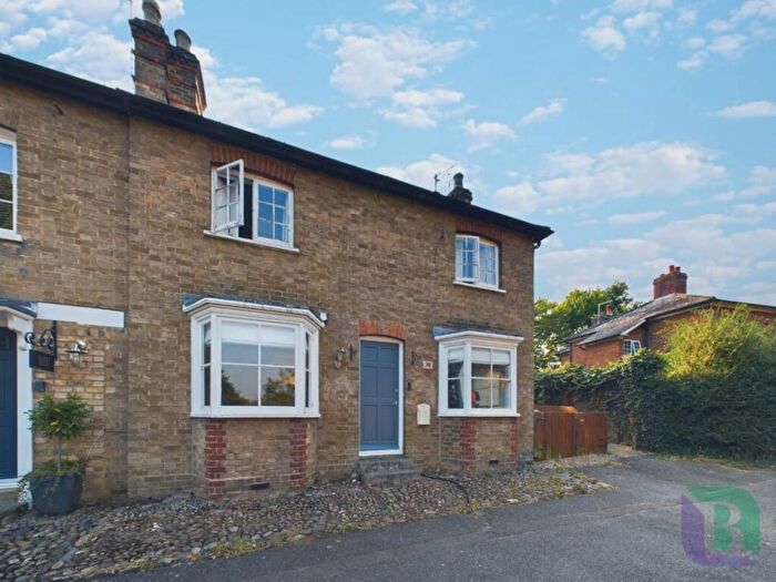3 Bedroom End Of Terrace House For Sale In George Street, Woburn, MK17