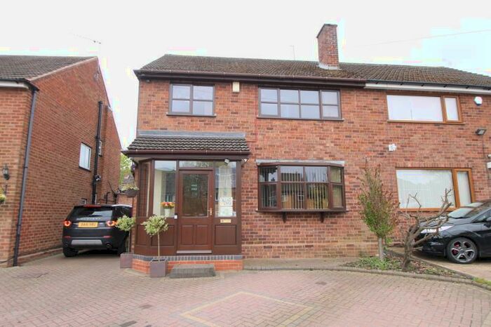 3 Bedroom Semi-Detached House To Rent In Brookwillow Road, Hasbury, Halesowen, B63