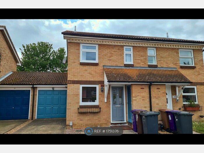 2 Bedroom Semi-Detached House To Rent In Rye Gardens, Baldock, SG7