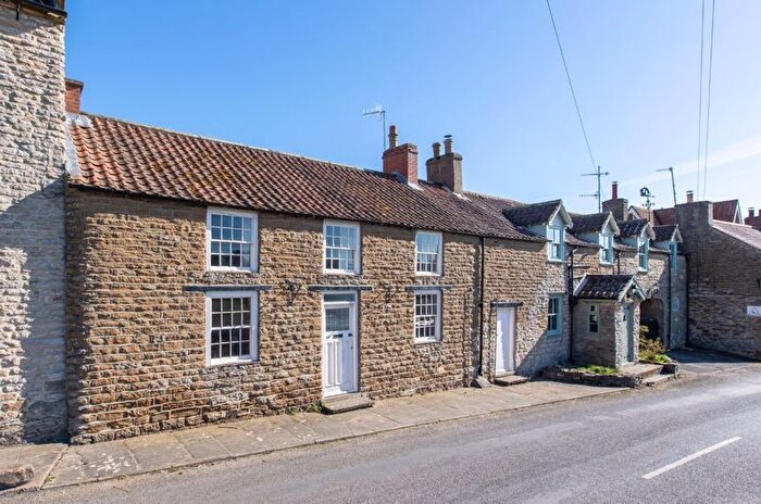 2 Bedroom Terraced House For Sale In Castlegate, East Ayton, Scarborough, YO13