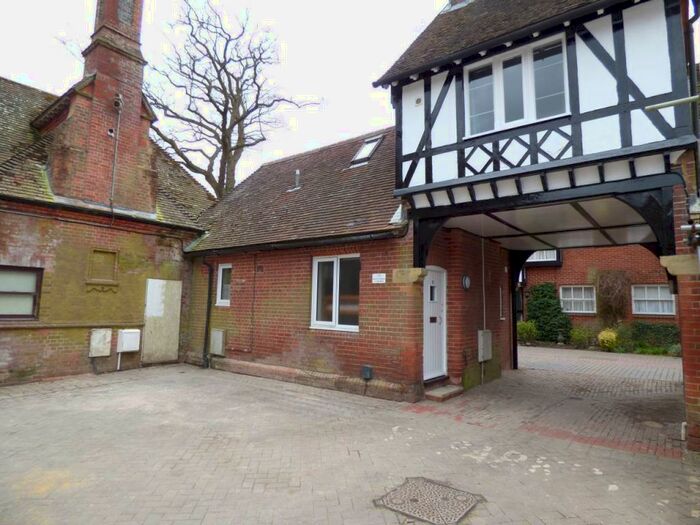1 Bedroom Flat To Rent In Horsgate Mews, Hanlye Lane, Cuckfield, RH17