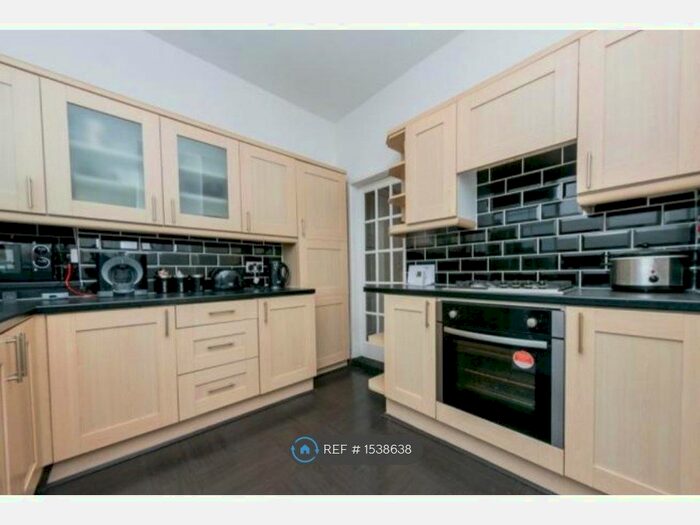 2 Bedroom End Of Terrace House To Rent In Lords Buildings, Leeds, LS27