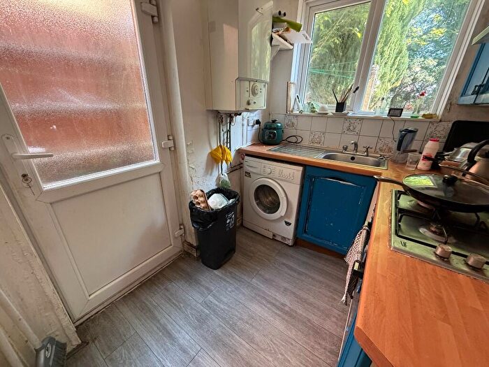 3 Bedroom Semi-Detached House To Rent In Harborne Lane, Birmingham, B17