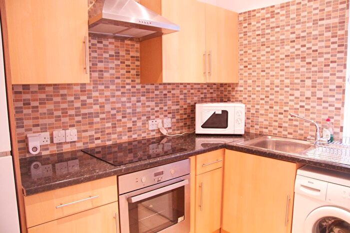Studio To Rent In Maclise Road, London, W14