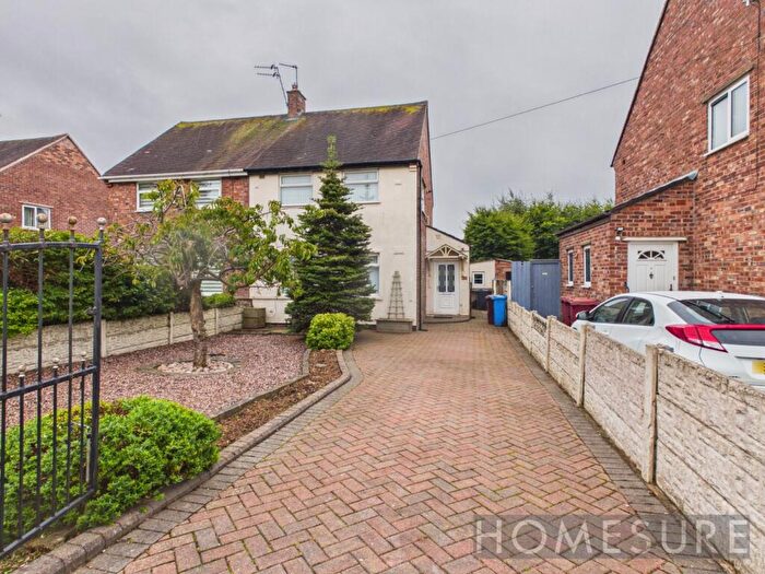 3 Bedroom Semi-Detached House For Sale In Youatt Avenue, Prescot, Merseyside, L35