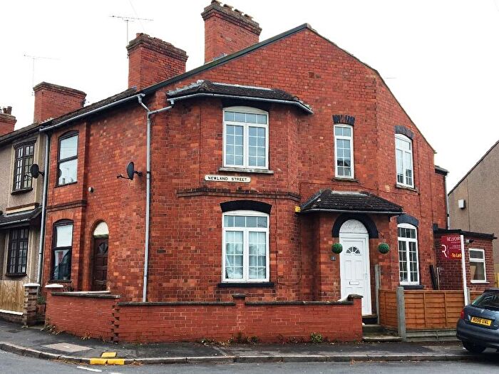 3 Bedroom Semi Detached House To Rent In Newland Street, Rugby, CV22