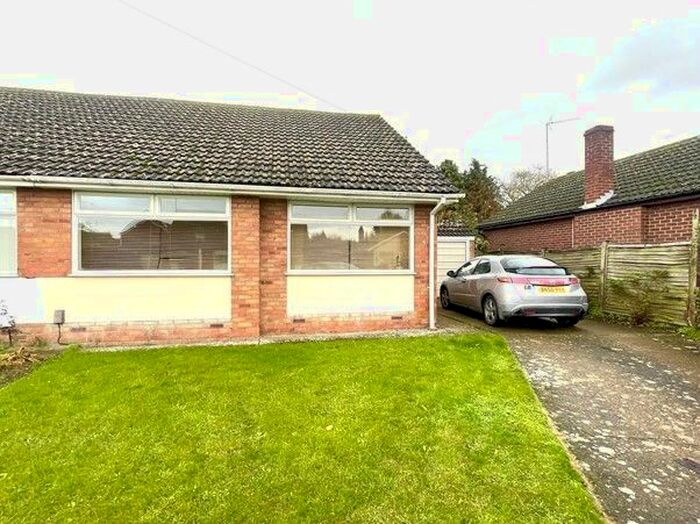 2 Bedroom Bungalow To Rent In Youngman Close, Histon, Cambridge, CB24