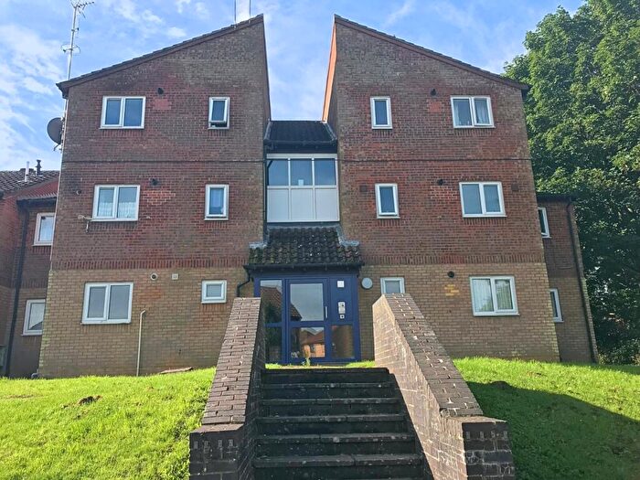 1 Bedroom Apartment To Rent In Howard Close, Daventry, Northants, NN11