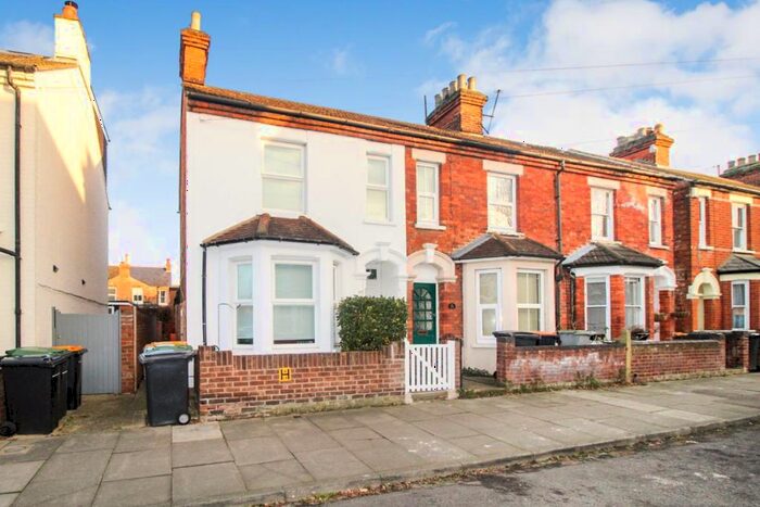 3 Bedroom Semi-Detached House To Rent In Dudley Street, Bedford, MK40