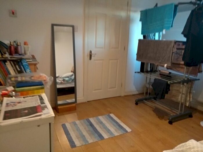 2 Bedroom Flat To Rent In Sherringham Ave, Tottenham, N17