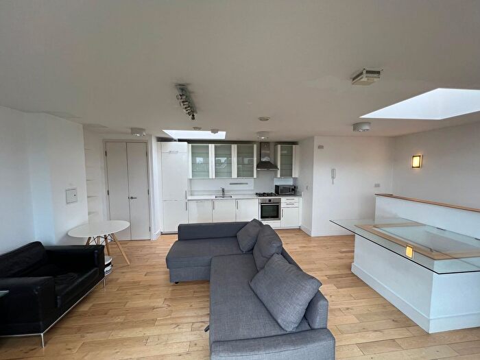 2 Bedroom Flat To Rent In Union Street, London, SE1