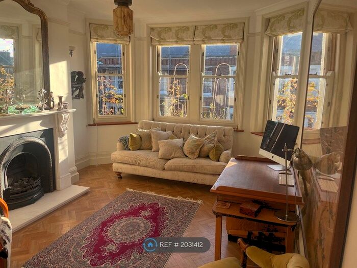 2 Bedroom Flat To Rent In Camberwell New Road, London, SE5