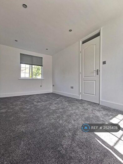 2 Bedroom Flat To Rent In Jameston, Bracknell, RG12