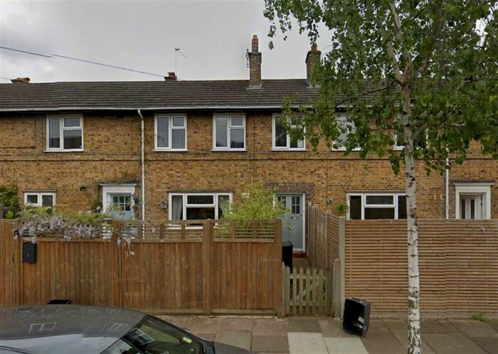 2 Bedroom Flat To Rent In Temple Road, Kew, Richmond, TW9
