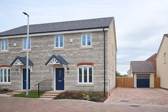 3 Bedroom Semi Detached House To Rent In Telford Way Almondsbury, BS10