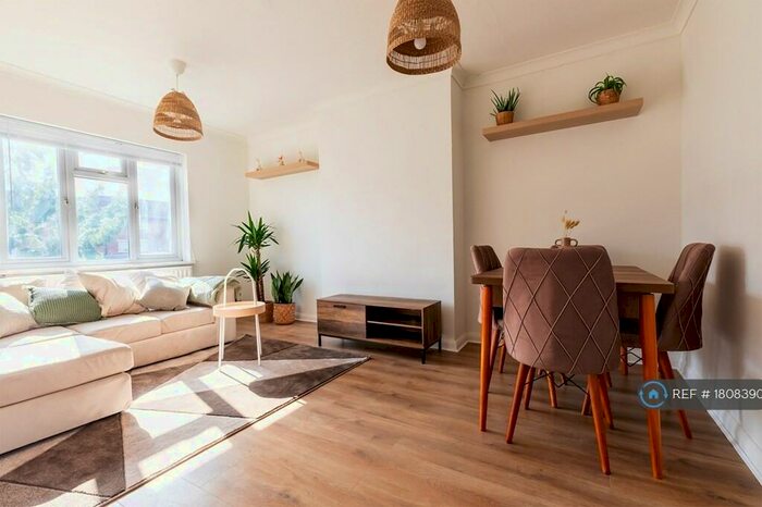 2 Bedroom Flat To Rent In Montrose Court, London, NW9