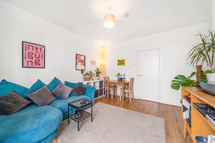 2 Bedroom Apartment For Sale In Wilton House, Dog Kennel Hill, East Dulwich, London, SE22