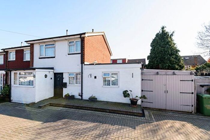 Studio To Rent In Aintree Close, Uxbridge, UB8